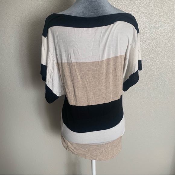 Bebe Women’s Small White Tan Black Striped Loose Short Sleeve Tunic - Picture 3 of 6